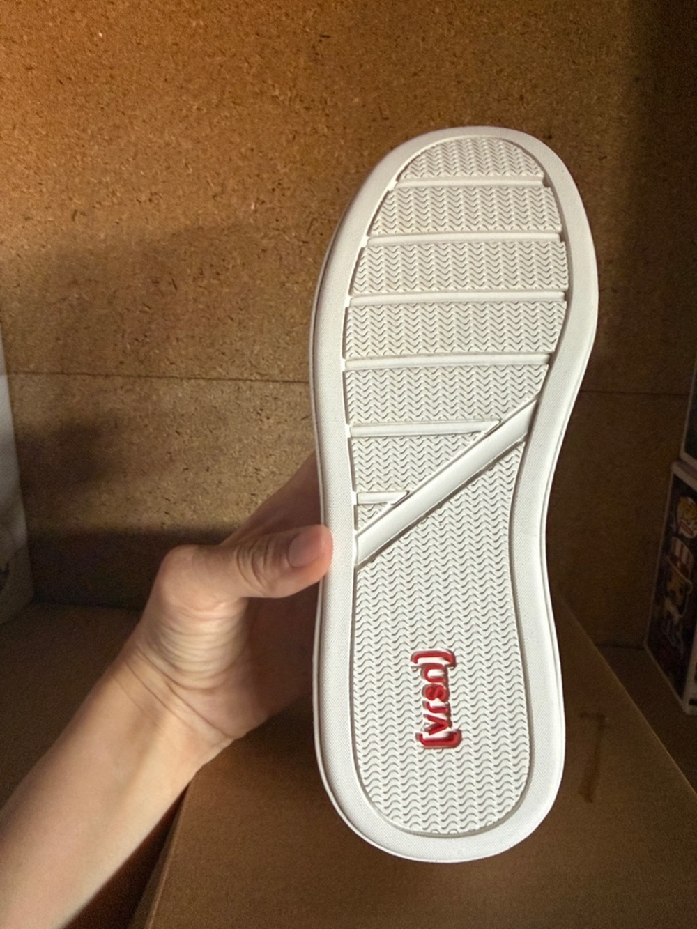 Woman's pain relief sneaker - Picture 3 of 3